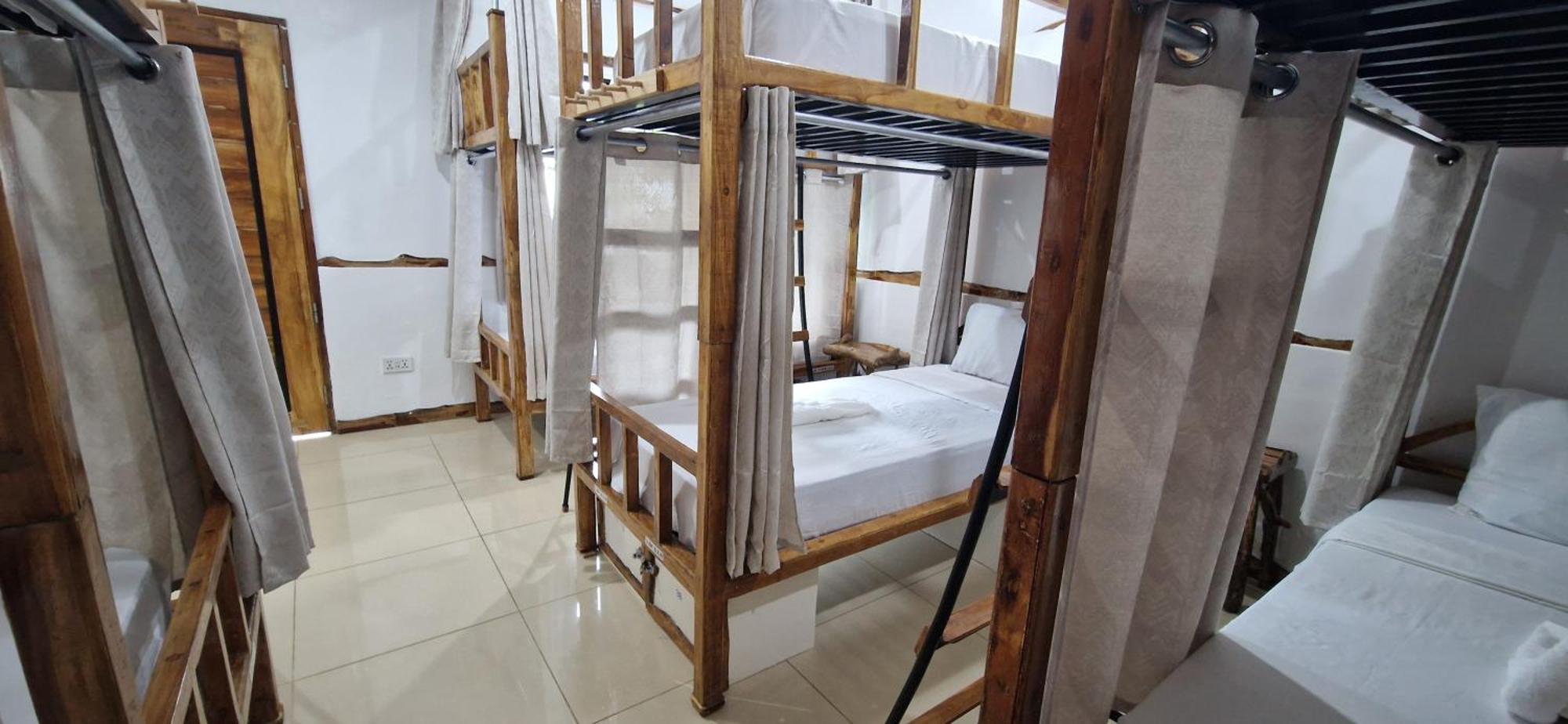 The Hat Trick Hostel Basdiot Kültér fotó